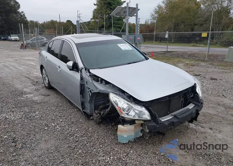 2015 Infiniti Q40 z USA, uszkodzony, nr VIN JN1CV6AR0FM523487